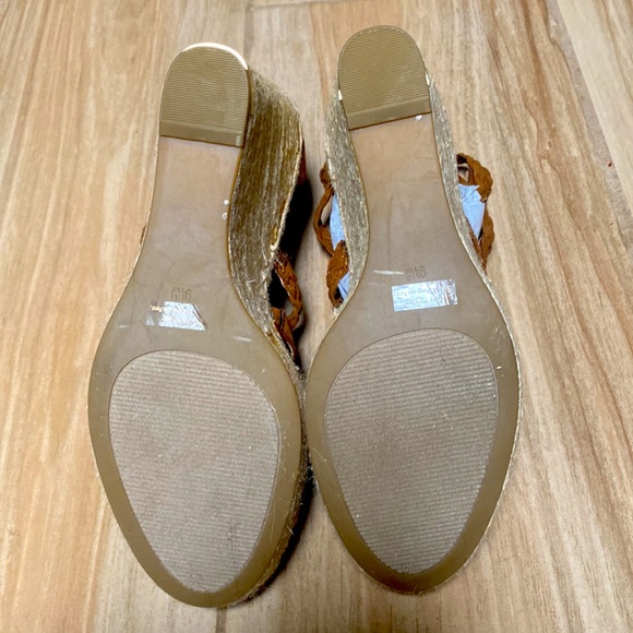 COPY - G by Guess Brown Wedge Strapped Suede Sandals Sz 9M - Picture 9 of 12